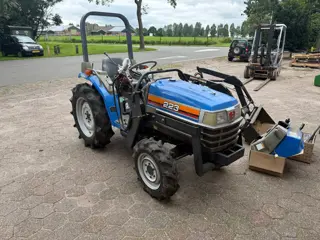 Iseki Sial 223 met voorlader Defekt