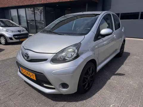 Toyota Aygo 1.0 VVT-i Dynamic Orange 5 DRS AIRCO LED NIEUWE APK TOP KMS