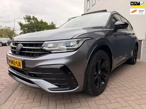 Volkswagen Tiguan Allspace 1.5 TSI R-Line Business+ 7p./Pano/IQ Light/Camera/Sfeer verlichting/Navi/