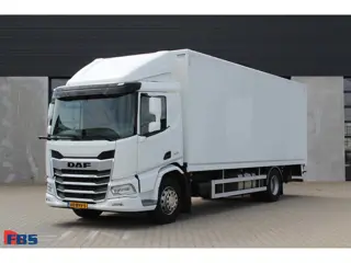 DAF XD 300 FA met gesloten bak (bj 2023)