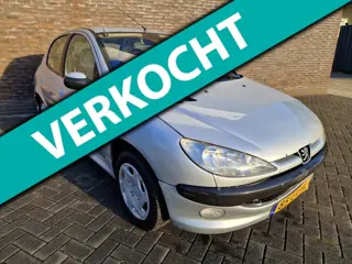 Peugeot 206 1.4 Gentry 5 deurs APK 06-'27 radio cd bluetooth