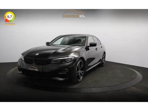 BMW 3-serie 318i Executive Edition Orig. NL / M-Sport / HiFi / BTW / Keyless / Camera / Panorama dak