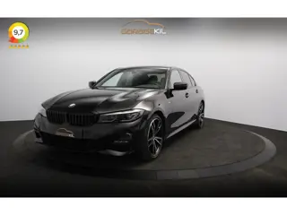 BMW 3-serie 318i Executive Edition Orig. NL / M-Sport / HiFi / BTW / Keyless / Camera / Panorama dak