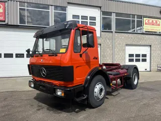 Mercedes-Benz NG 1932 V10 3 PEDALS - MANUAL - STEEL SPRINGS - ADJUSTABLE 5TH WHEEL - ONLY 217.000 KM