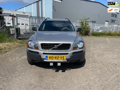 Volvo XC90 2.5 T Momentum 5p. AUTOMAAT