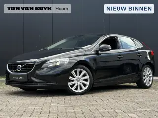 Volvo V40 1.5 T3 Momentum Stoelverwarming / Trekhaak / BT-Audio / 17" / Automaat / Parkeer sensoren 