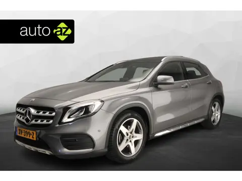 Mercedes-Benz GLA-klasse 180 Business Solution AMG | Panoramadak | Camera | Stoelverwarming