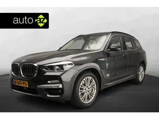 BMW X3 xDrive30i / Leder / Panoramadak / Trekhaak / / Camera / Harman-Kardon / Head-up / Alu wielen 