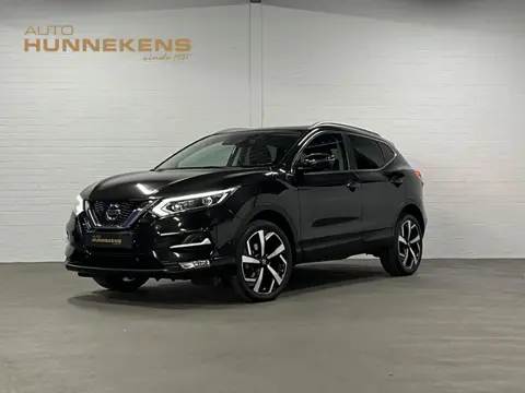 Nissan Qashqai 1.3 DIG-T Tekna Trekhaak | Panorama dak | Adapt. cruise control | Stoelverwarming | C