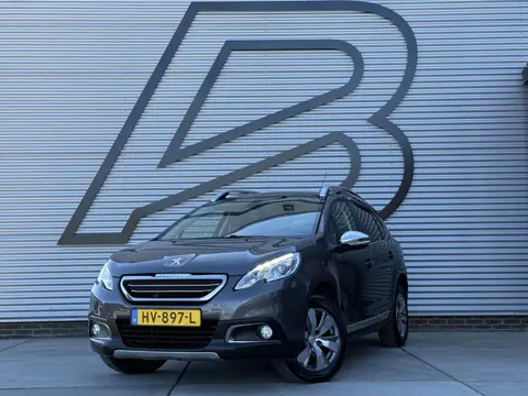 Peugeot 2008 1.2 PureTech Allure Navi|Pano|Clima|Trekhaak|Cruise|PDC|D-riem v.v. in 2022|N.A.P|APK t