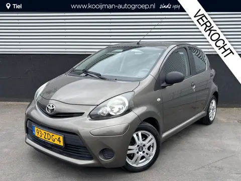 Toyota Aygo 1.0 VVT-i Comfort Airco / LM velgen / Keurige zuinige auto!