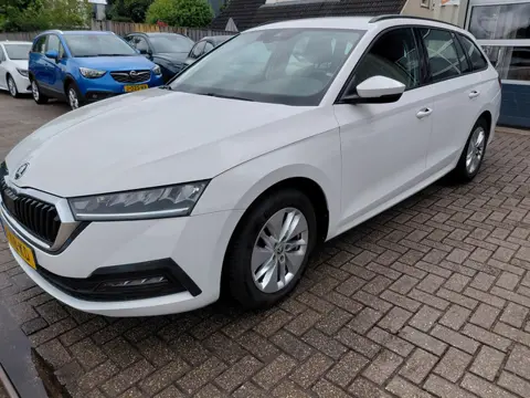 Skoda Octavia Combi 1.0 e-TSI Business Edition