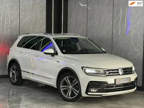 Volkswagen Tiguan 1.4 TSI ACT Highline Business R-Line |Virtual Cocpit|Keyless|Stoeverw|DSG|Lane Ass