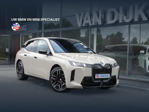BMW iX xDrive M70 Pano Soft-Close Bowers & Wilkins Innovatiespakket Warmtecomfortpakket 22''LM Velge