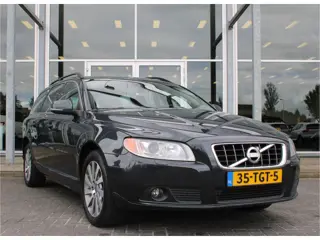 Volvo V70 T4 180PK Automaat Limited Edition | El. Achterklep | Trekhaak | PDC Achter | 17" LMV | Sto