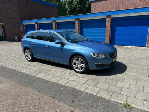 Volvo V60 1.6 T3 Momentum AUTOMAAT NW APK Sky Blue