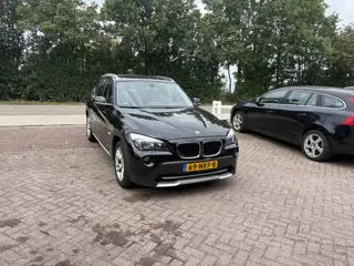 BMW X1 sDrive18i TREKHAAK CARPLAY CRUISE (bj 2010)