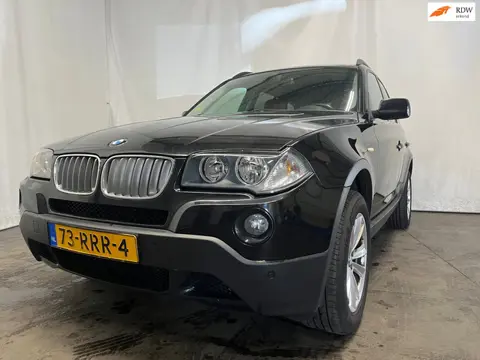 BMW X3 2.5si High Executive - Tussen Bak Defect - Olie Lekkage