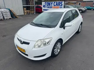 Toyota Auris 1.4-16V Terra