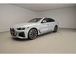 BMW 4 Serie Gran Coupé 430i xDrive | M-Sportpakket | LED | Navigatie | Schuifdak | Sportstoelen | St