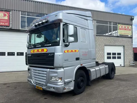 DAF XF 105 3 PEDALS - MANUAL - ONLY 600.000 KM (bj 2007)