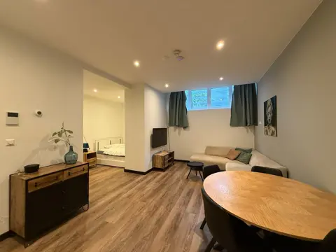 Woning aan de 's-Gravendijkwal te Rotterdam