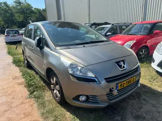 Peugeot 5008 1.6 THP Active 7 persoons motor kapot