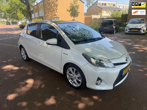 Toyota Yaris AUTOMAAT / Panorama dak / Camera / Navigatie