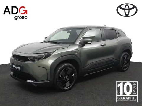 Toyota Urban Cruiser Dynamic 61 kWh | DEMOVOORDEEL | Keyless Entry | Stuurwielverwarming | Navigatie