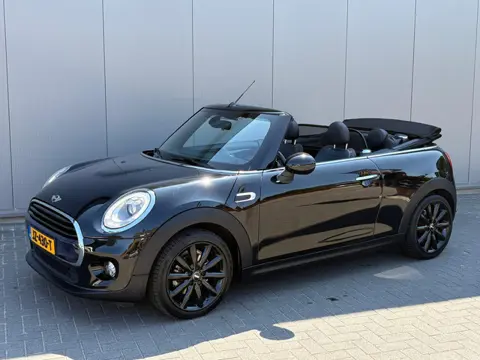 MINI Cabrio 1.5i 136PK Cooper Chili Serious Business Cabrio/ Parkeersensoren/ Navigatie