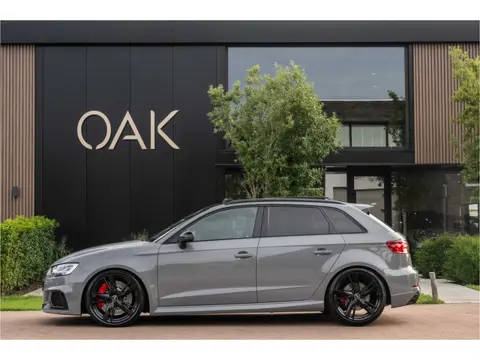 Audi A3 Sportback 2.5 TFSI RS 3 quattro | Panorama | Leder | B&O | Camera | 19"LM | Nardo Grijs