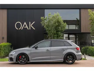 Audi A3 Sportback 2.5 TFSI RS 3 quattro | Panorama | Leder | B&O | Camera | 19"LM | Nardo Grijs