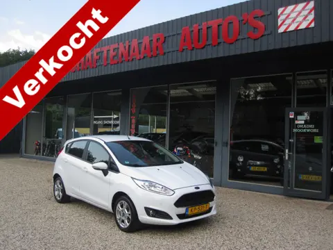 Ford Fiesta 1.0 Style Ultimate dealer onderhouden wordt afgeleverd met nieuwe apk