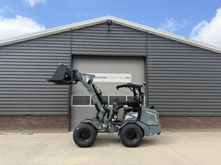 Giant G2700 X-TRA HD+ special color GREY minishovel NIEUW €785 LEASE