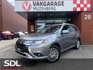 Mitsubishi Outlander 2.4 PHEV 4WD Pure+ 240PK!! // AFN. TREKHAAK // KEYLESS // CAMERA+SENSOREN // CL