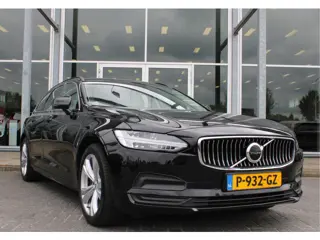 Volvo V90 B4 198PK Momentum Business | Adapt. Cruise | Trekhaak | Draadloze telefoonlader | Verw. St