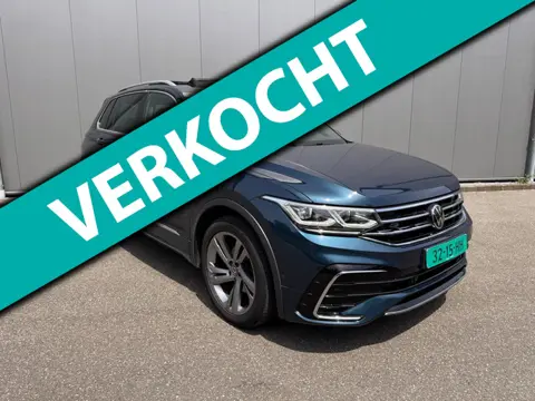 Volkswagen Tiguan 2.0 TDI R-Line Business+ PANORAMA NAVI CLIMACAR PLAY enz.
