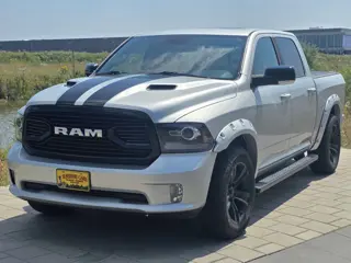 Dodge Ram 1500 SPORT CREW CAB 4X4 5,7 LTR V8 AUT. LUCHTVERING