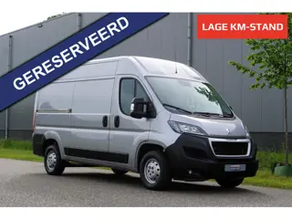Peugeot Boxer 335 2.2 BlueHDi 140 L2H2 Premium in Topstaat |Metallic |Camera |Cruise |Navi |1 eigena