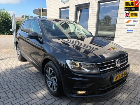 Volkswagen Tiguan 1.4 TSI ACT Comfortline Business / Carplay / Trekhaak / Add Cruise / Climate contr