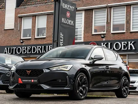 CUPRA Leon 1.4 e-Hybrid VZ Adrenaline KUIPSTOELEN 19 INCH CAMERA ELEK STOEL