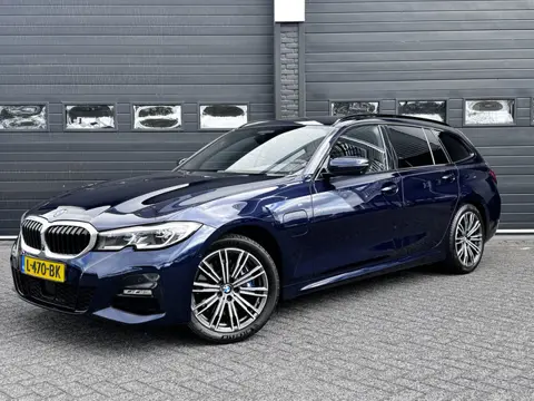 BMW 3 Serie Touring 330e xDrive High Executive | H&K Audio | 360 Camera | ACC | Laser | Trekhaak | €