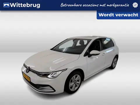 Volkswagen Golf 1.0 TSI Life / App-connect / Navigatie / Parkeersensoren / Clima / LED verlichting /