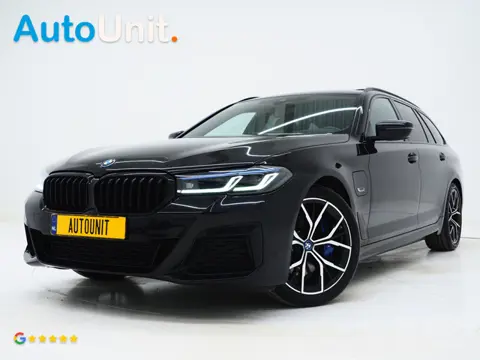 BMW 5 Serie Touring 530e M Sport Shadow Line | Panoramadak | Leder | LaserLED | HUD | Keyless | Sfee