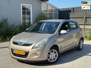 Hyundai I20 1.4i i-Motion | Volledig dealer onderhouden | Airco | El. Ramen | Trekhaak | NAP | Ruime