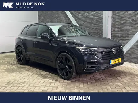 Volkswagen Touareg 3.0 TSi 4MOTION R | Luchtvering | Trekhaak | Head-Up | 360° Camera | 23 Inch | Pa