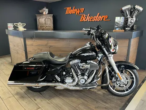 Harley Davidson FLHX 103Ci Streetglide Vance & Hines X-Pipe Monkeybar