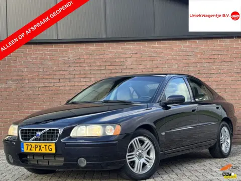 Volvo S60 2.5T MOMENTUM | NL-AUTO! | CRUISE! | TREKHAAK!