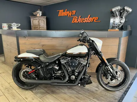 Harley Davidson FXSE Breakout CVO Pro Street 110CI Screamin Eagle Bassani 2/1