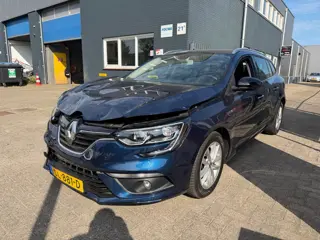 Renault Mégane Estate 1.5 dCi Eco2 Limited (bj 2018) VOORSCHADE